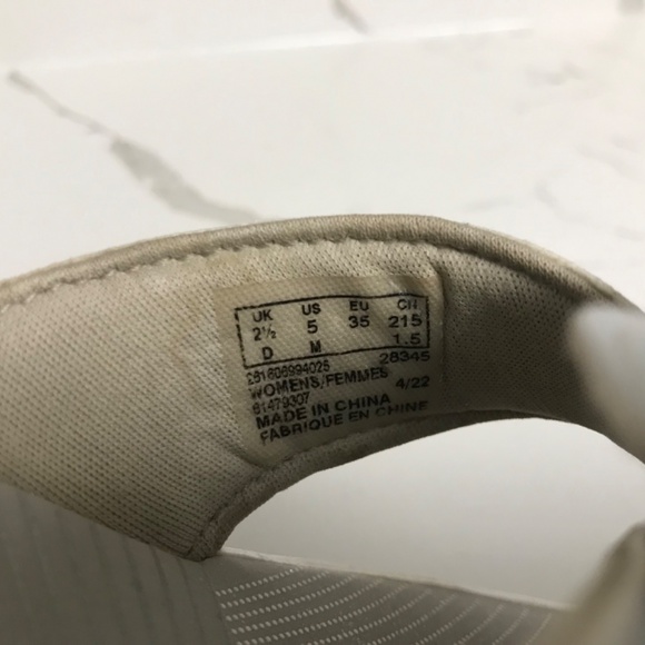 Clarks Cloudsteppers Brinkley Floral White Sandal Flip Flop Women’s US 5 - Picture 7 of 7